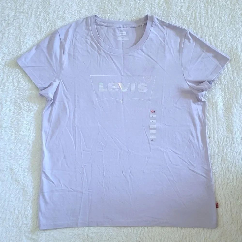 Levi's Light Lavender💜 with Iridescent Logo Tee👕 - NWT